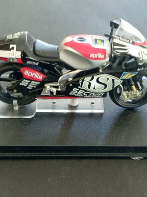 Μηχανάκι συλλεκτικό Aprilia RSW 250 Marco Melandri 2002 σαν καινούργιο