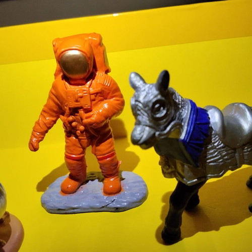 Safari Ltd figures set, 4 pieces, like new