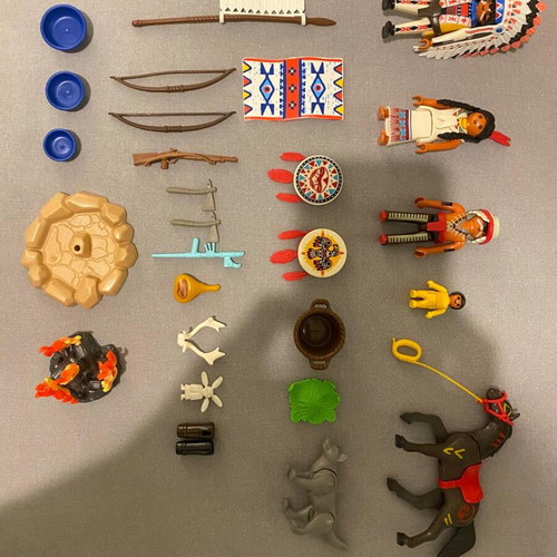 Playmobil Indian family set used with missing parts