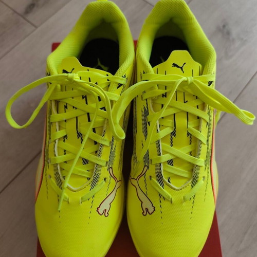 Ultra 6 Play It Football Boots Puma unisex size 38 like new, yellow