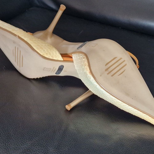 Bruni pointed shoes orange new, size 39