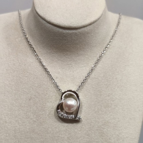 14K White Gold Heart Pendant with Diamonds and Japanese Akoya Pearl, 40 cm chain