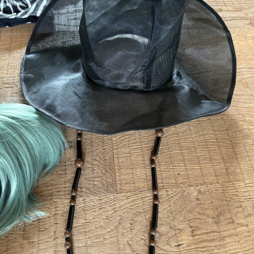 Demon Hunters Costume Small Used with Wig