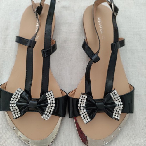 Girls black strap sandals like new with diamante detail size 36 Migato
