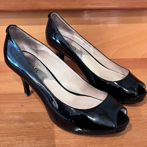 Michael Kors MK-Flex Open Toe Pumps like new, size 38, black patent leather