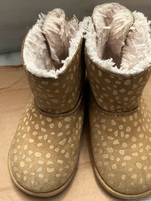 Zara boots size 23 like new, beige with gold details