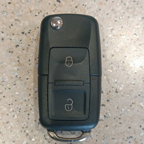 Skoda key like new, Octavia shell with two buttons