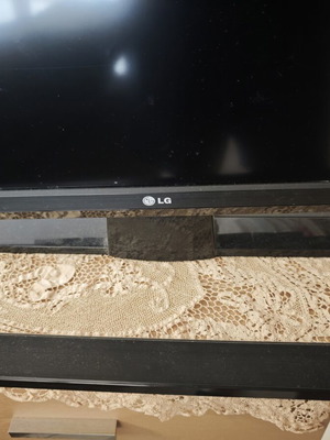 LG 42-инчов телевизор LG42LW5400 с оригинално дистанционно
