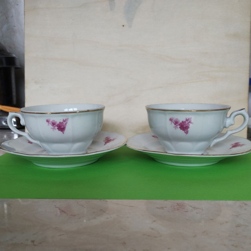 Set of 2 retro porcelain cups with saucers fine porcelain with gold rim like new