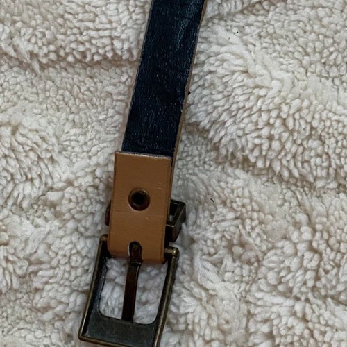 Beige belt 100 cm used with small wear marks on holes