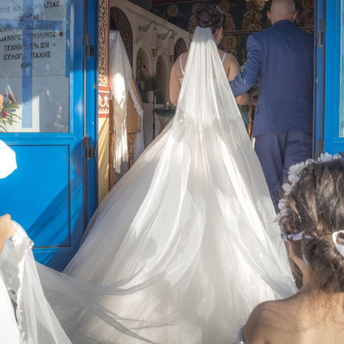 Wedding dress used with veil and elastic petticoat size M