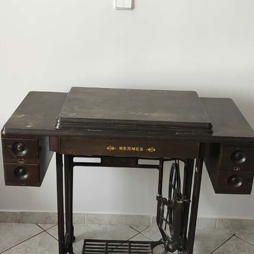 Hermes De Luxe Vintage Sewing Machine used with Wooden Table