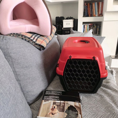 Dog carrier box set, house and restriction net new