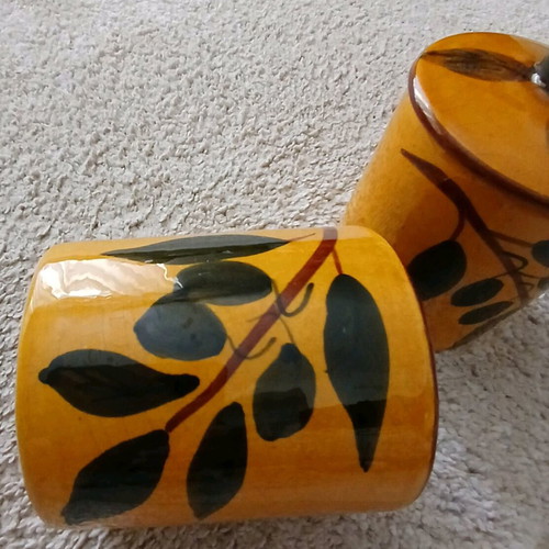 Vintage ceramic jars set of 3 with lid olive design like new