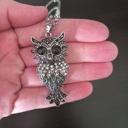 Owl pendant like new with rhinestones silver