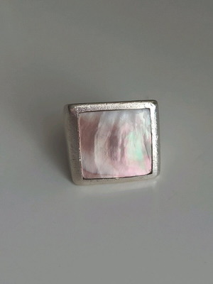 Silver 925 ring used with square multicolor mother of pearl shell