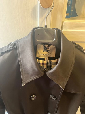 Burberry black trench coat used No 34 (XS)