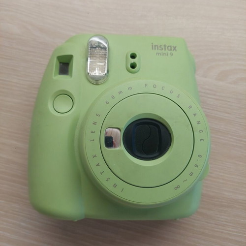 Instax Mini 9 Fujifilm instant camera lime green like new