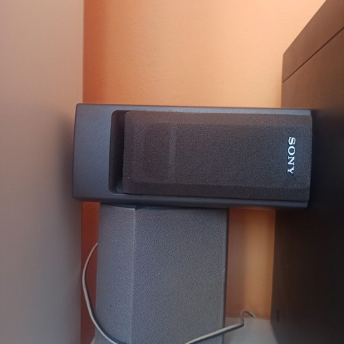 Philips stereo system with used Sony 100W speakers
