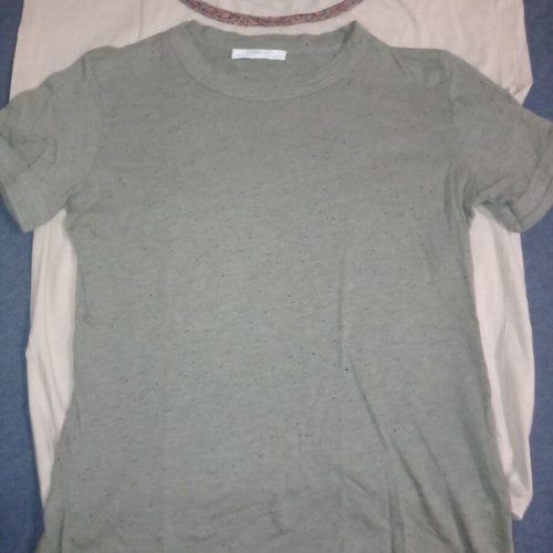 T-shirts Small like new, beige and green, set of 2