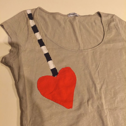 Simple women's T-shirt gray size S like new