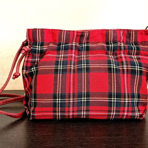 Royal Stewart Tartan pouch crossbody bag like new, black and red