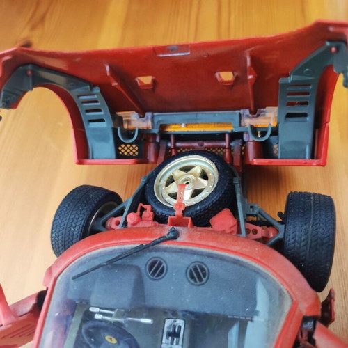 Burago Ferrari F40 1987 μινιατούρα αγωνιστικού αυτοκινήτου 1:18 κλίμακα