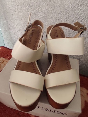 Alta Moda white platform sandals like new, size 38