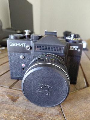 Φωτογραφική φιλμ Zenit‑E με φακό Helios‑44M‑4 58mm f/2 μεταχειρισμένη