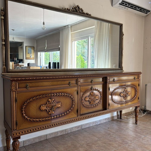 Wooden buffet with mirror