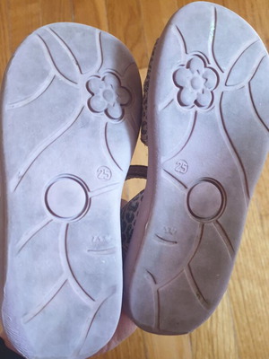 Bartek sandals used, size 25