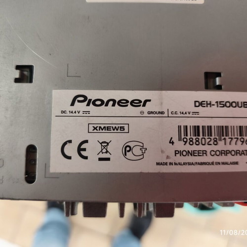 Pioneer car stereo with USB