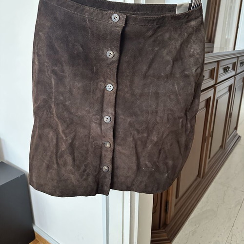 Suede skirt brown, like new, winter short fitted