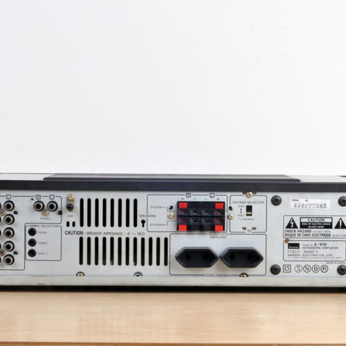Sansui A910 amplifier like new, Japan edition 110V
