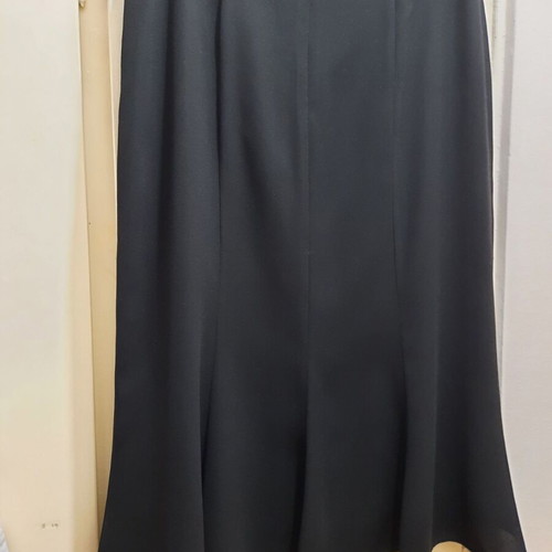 Black skirt Mara Crist like new, size 4XL 48 20