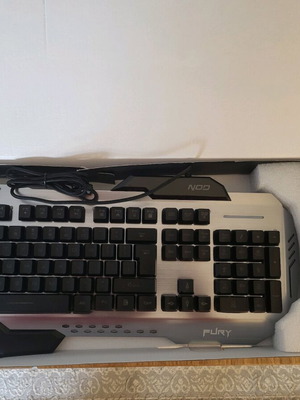 NOD Fury Gaming πληκτρολόγιο με RGB φωτισμό (Αγγλικό US) σαν καινούργιο