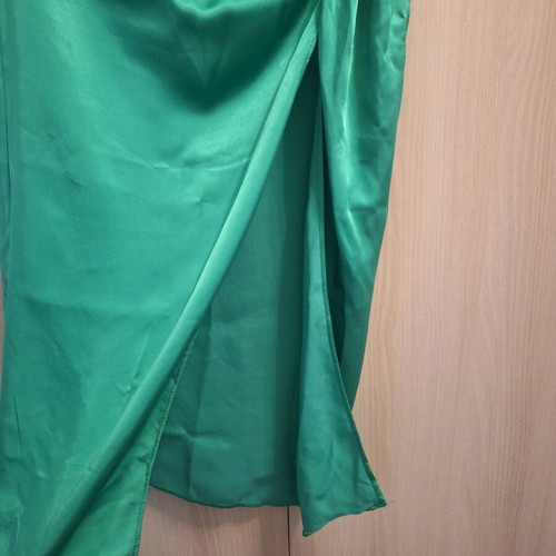 Satin green Zara large skirt with side slit like new
