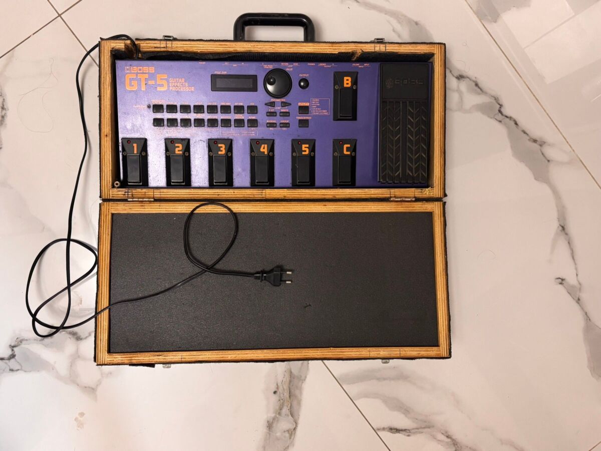 BOSS GT-5 Guitar Effects Processor like… - € 70,00 - Vendora.cy