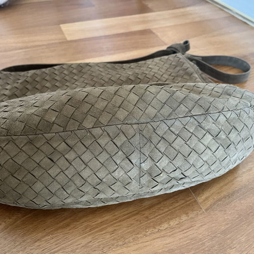 Bottega Veneta suede shoulder bag like new, brown