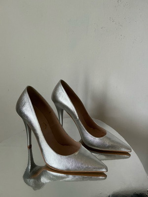 Silver pumps like new, size 39