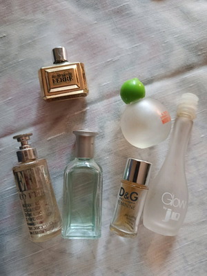 Set of miniature perfumes used, Eau de Parfum 2 ml