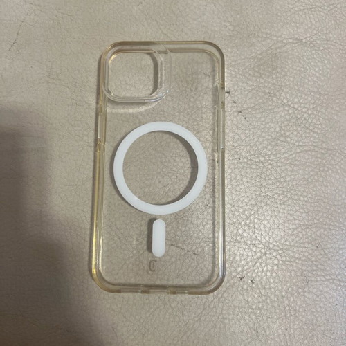 Cellularline iPhone 14 case like new with magnet