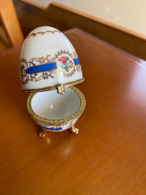Decorative egg like new, height 10 cm