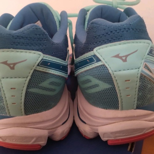 Mizuno Wave Ultima 9 running shoes used, size 39, green