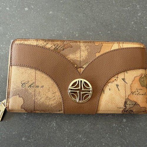 Alviero Martini 1a Classe zip around wallet like new, brown Geo print