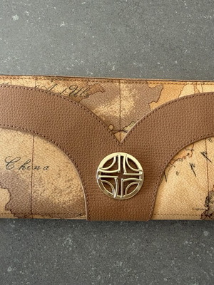 Alviero Martini 1a Classe zip around wallet like new, brown Geo print