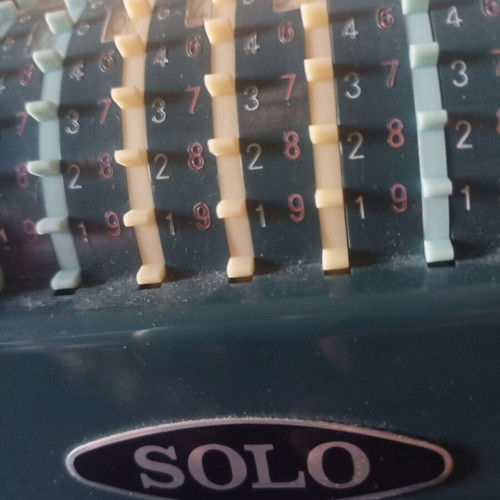 Manual calculator used for addition and subtraction from the 1940s