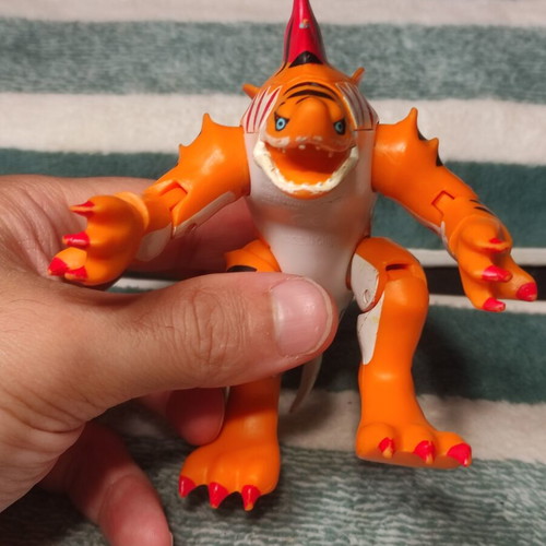 Tigershark Invizimals figure used, good condition