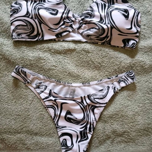 Women's swimsuit size medium like new with adjustable strap