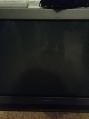 SONY телевизор изключително голям с използван приемник и контролер